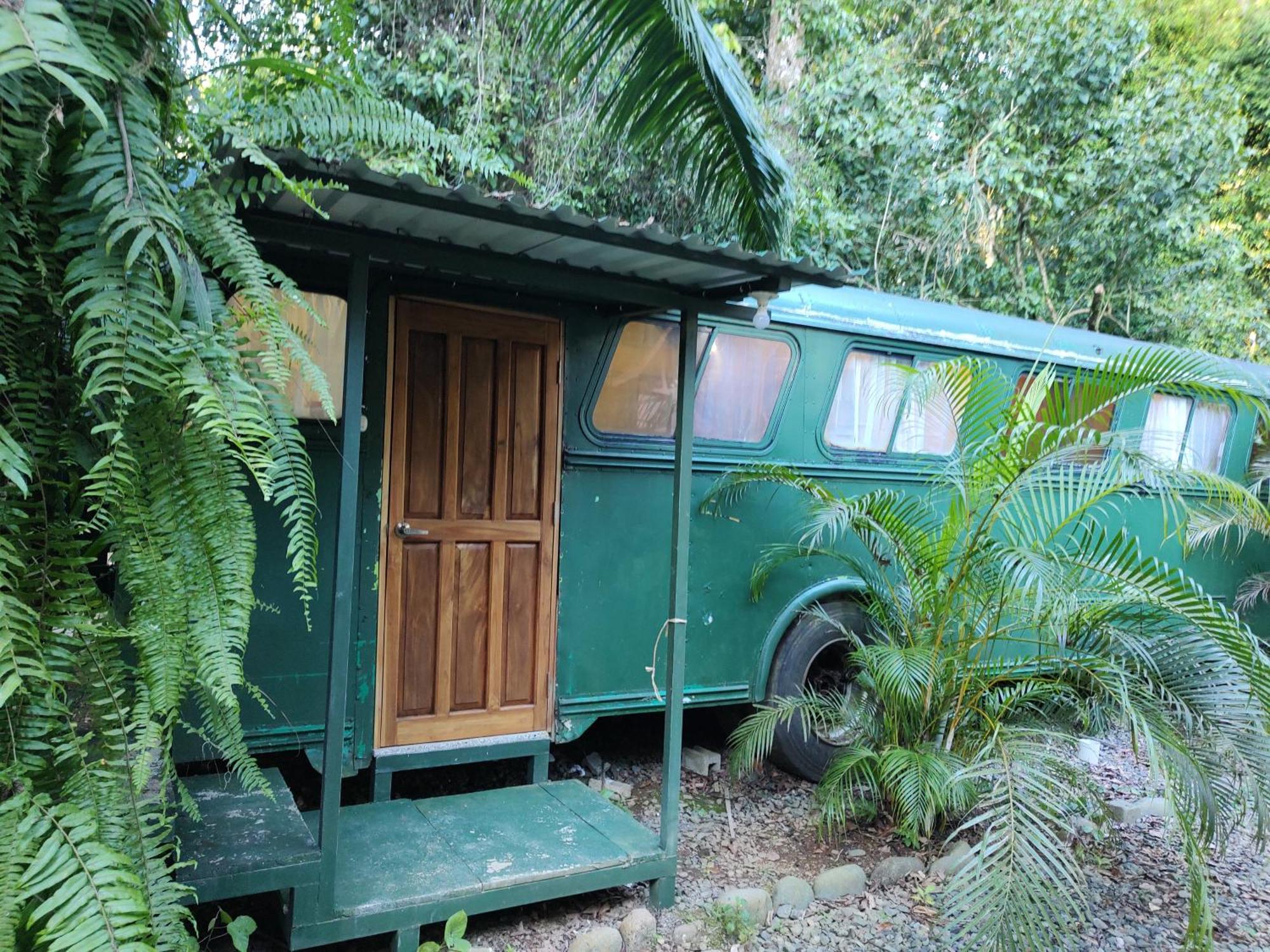 Cool Waters Jungle Villas Увита Екстериор снимка